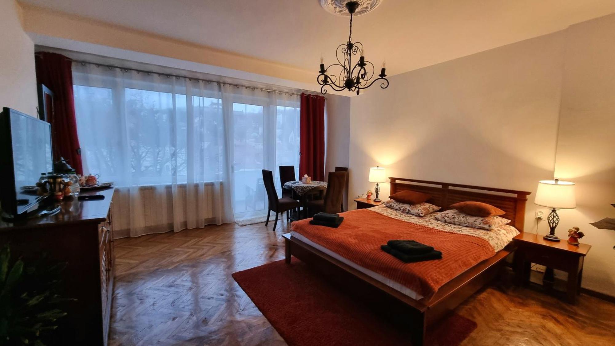 Toma Boutique Apartment Брашов Екстериор снимка