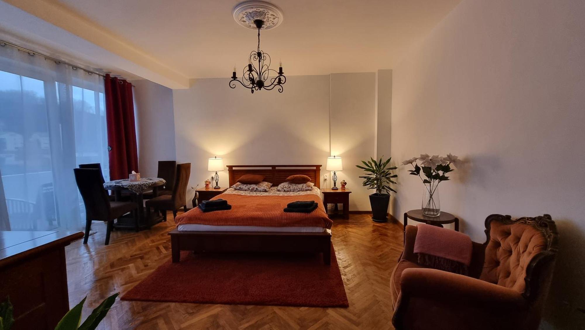 Toma Boutique Apartment Брашов Екстериор снимка