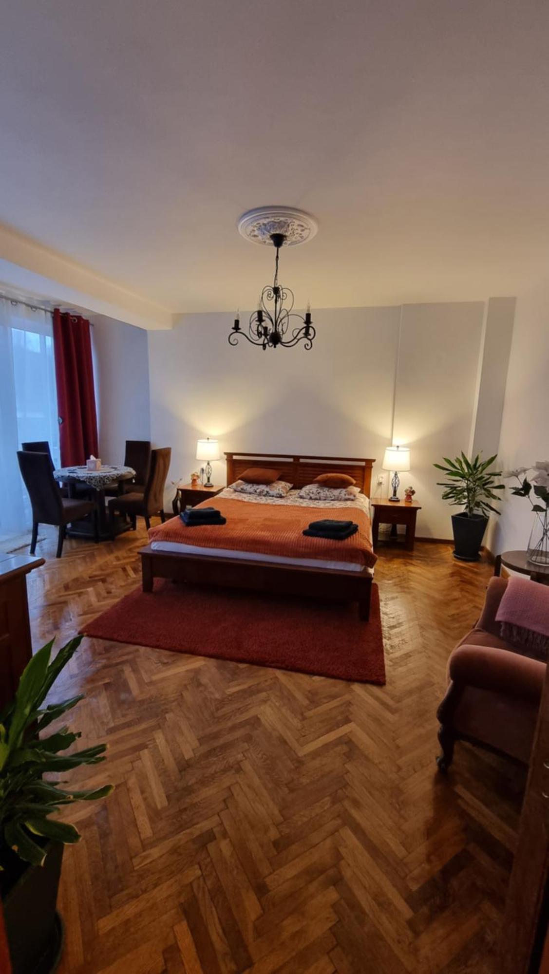 Toma Boutique Apartment Брашов Екстериор снимка