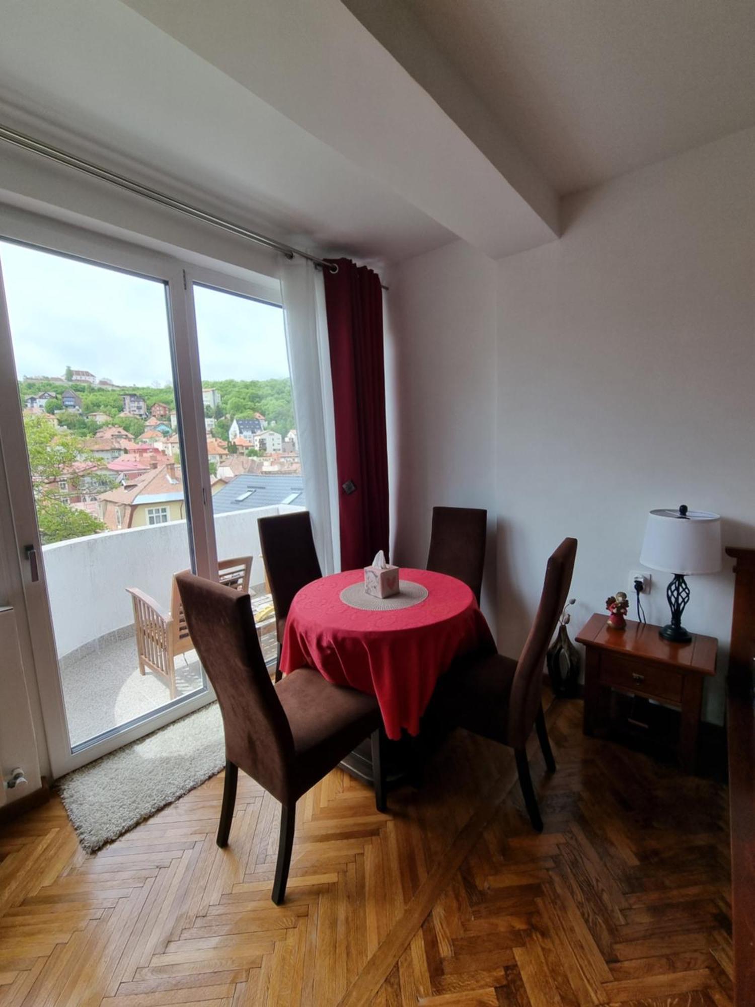 Toma Boutique Apartment Брашов Екстериор снимка