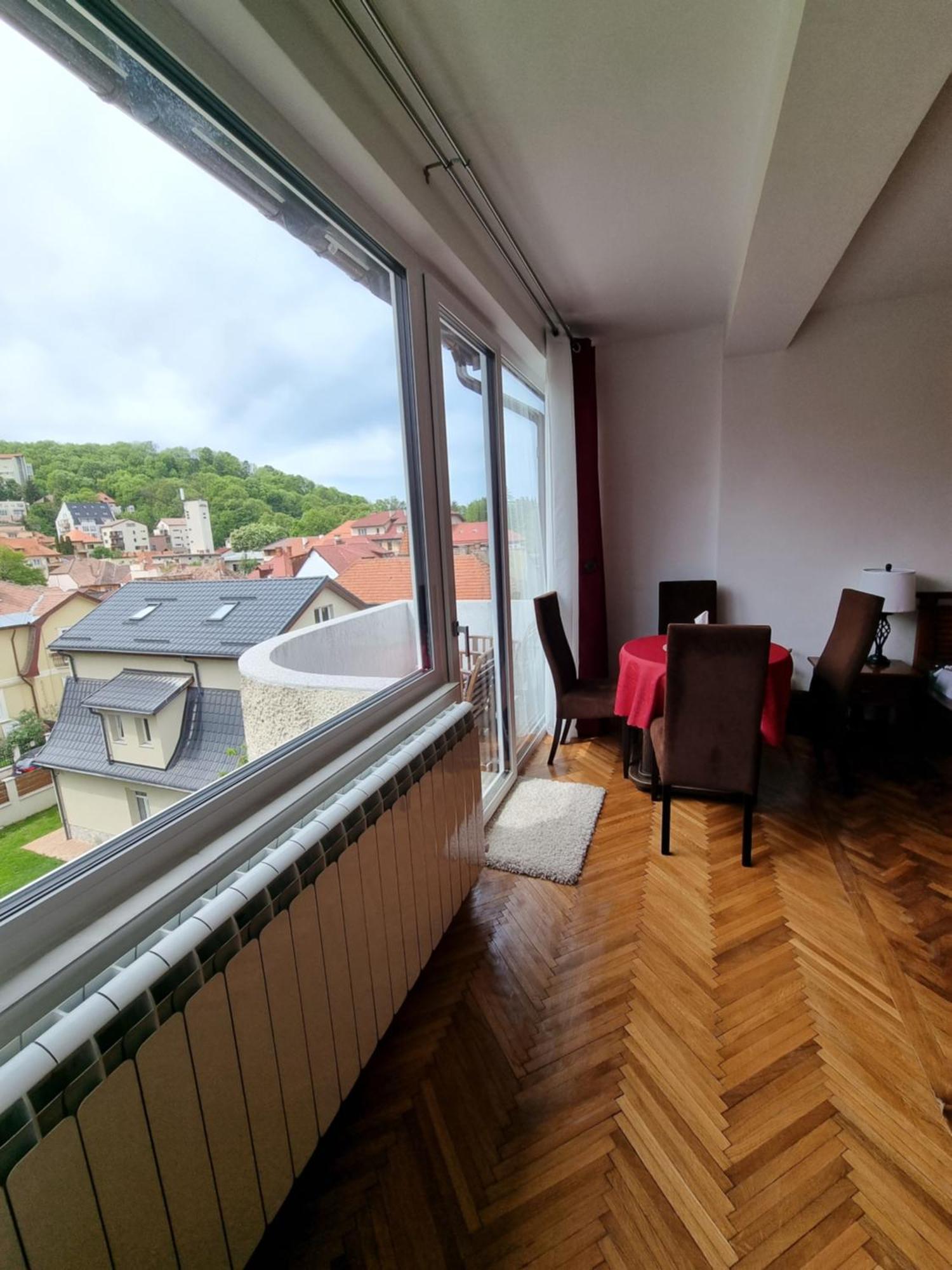 Toma Boutique Apartment Брашов Екстериор снимка